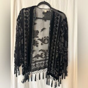 White House Black Market Black Sheer Floral Kimono/ Shrug Nosizetag measurements